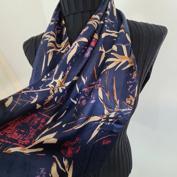 100% Silk Scarf - Picture 1 of 4